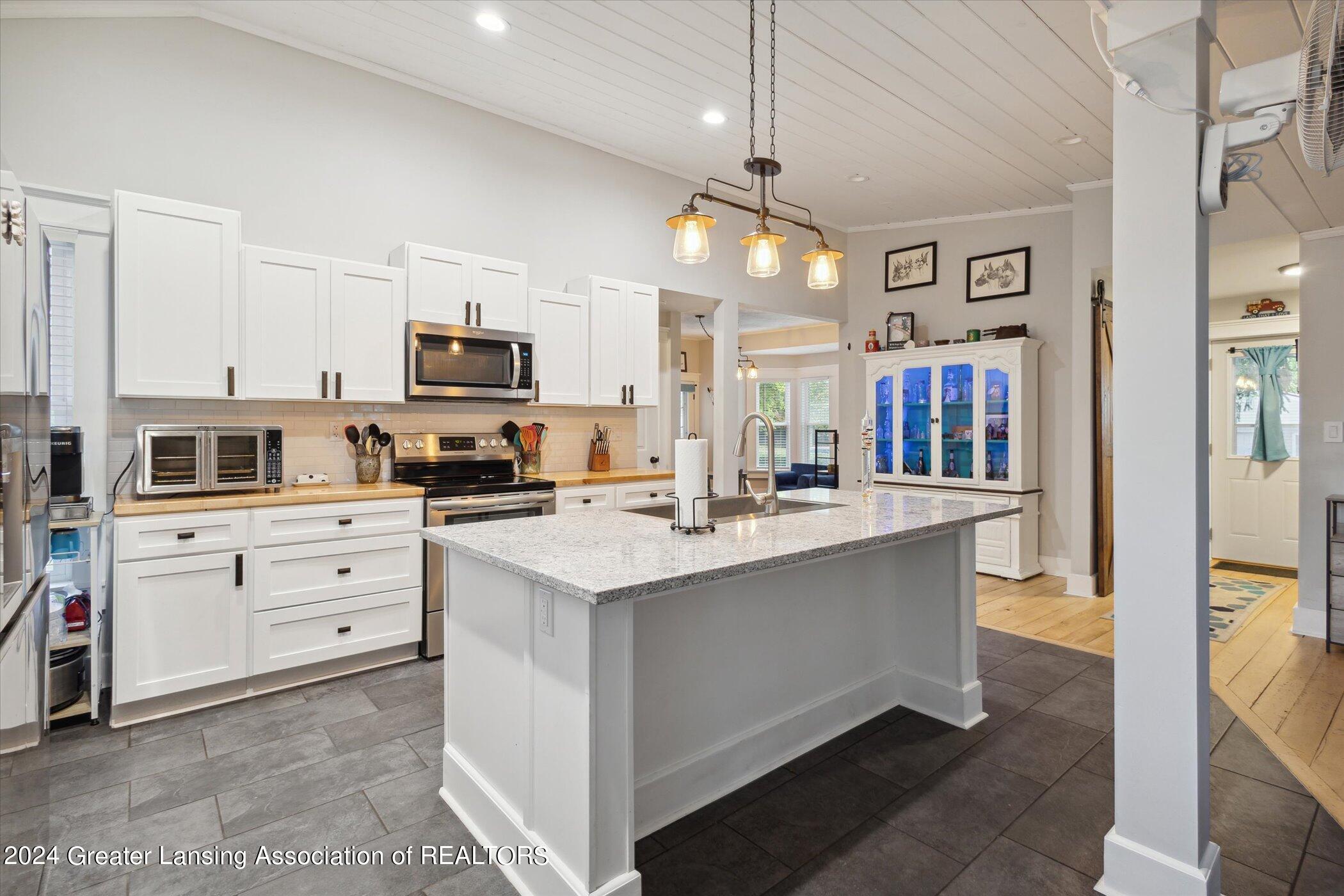 4469 Dell Road Lansing, MI 48911 - Photo 10 of 42 17-4469-Dell-Rd-Lansing-MI-48911-WindowS