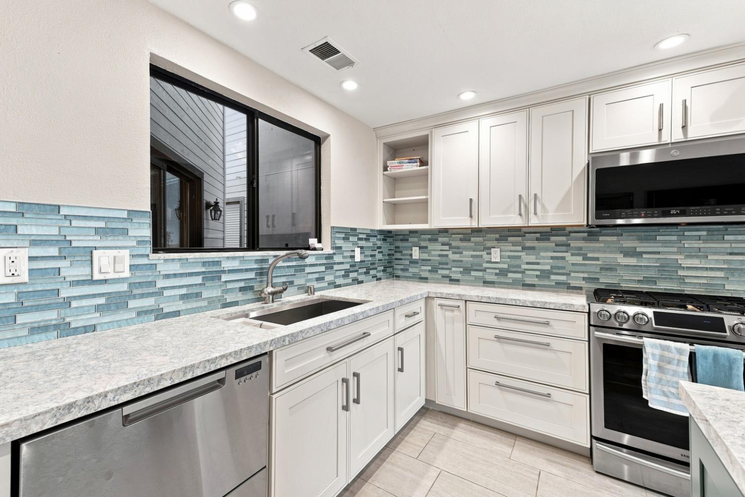 4934 El Ranchero Court Rocklin, CA 95677 - Photo 3 of 44 Gallery Image 3
