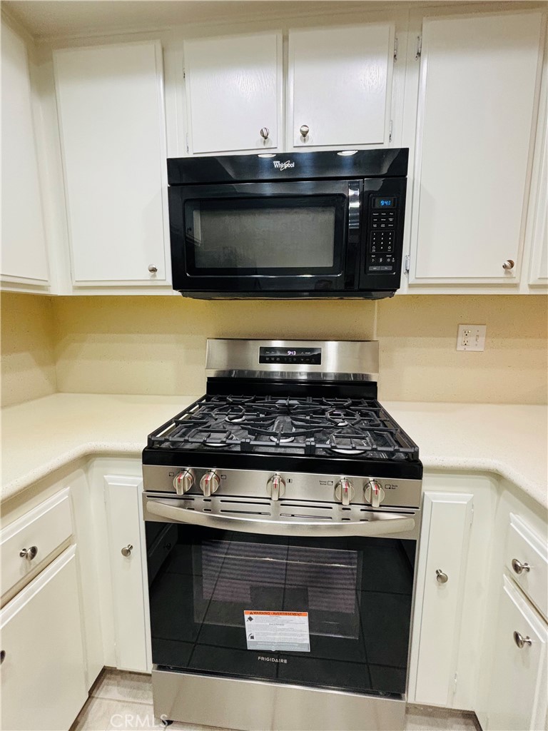 260 Lemon Grove Irvine, CA 92618 - Photo 5 of 13