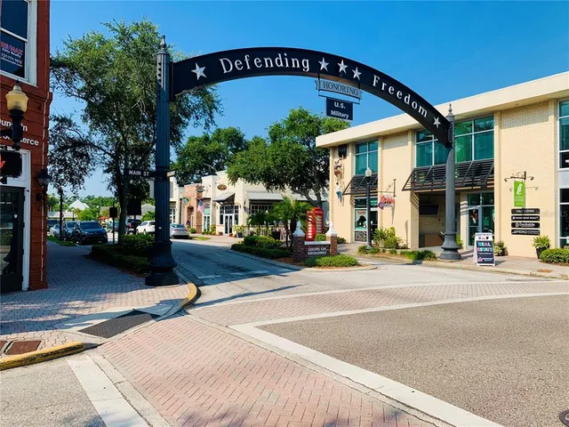 a view of a building entrance