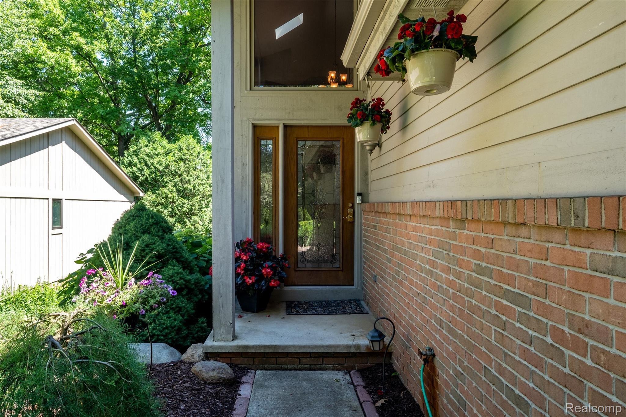 1705 Ridge Road White Lake, MI 48383 - Photo 8 of 53 1705 Ridge Rd-8.jpg