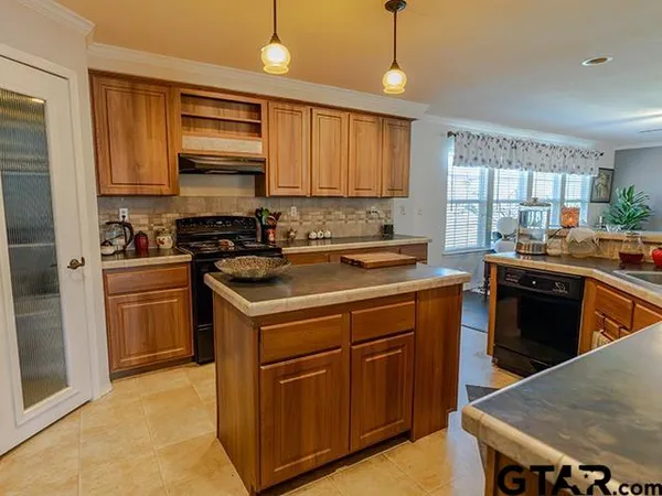 $310,000 | 495 Wilcox Drive, Rusk, TX 75785