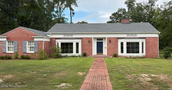 $425,000 | 16839 East Main Street, Louisville, MS 39339