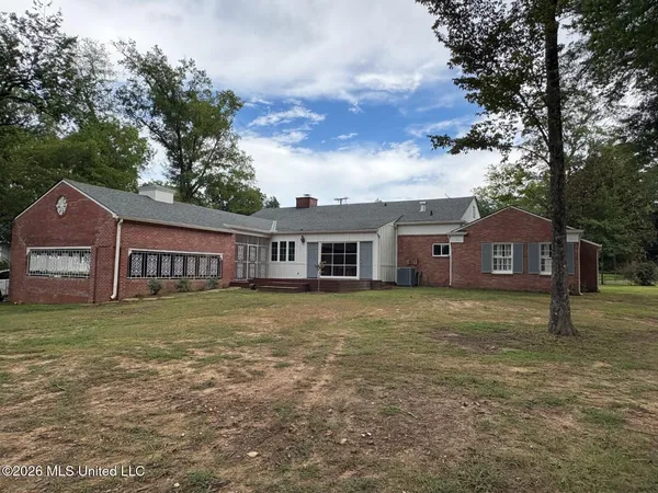 $425,000 | 16839 East Main Street, Louisville, MS 39339