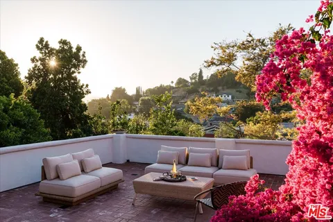$1,099,000 | 3135 Isabel Drive, Los Angeles, CA 90065