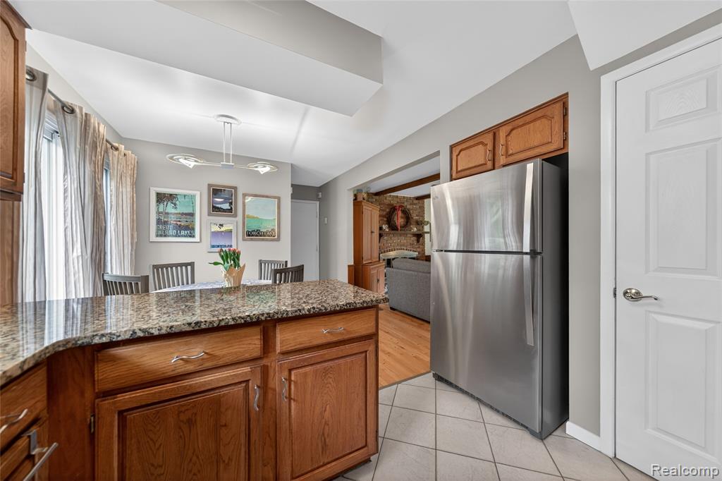 3560 Beach Road Troy, MI 48084 - Photo 11 of 34