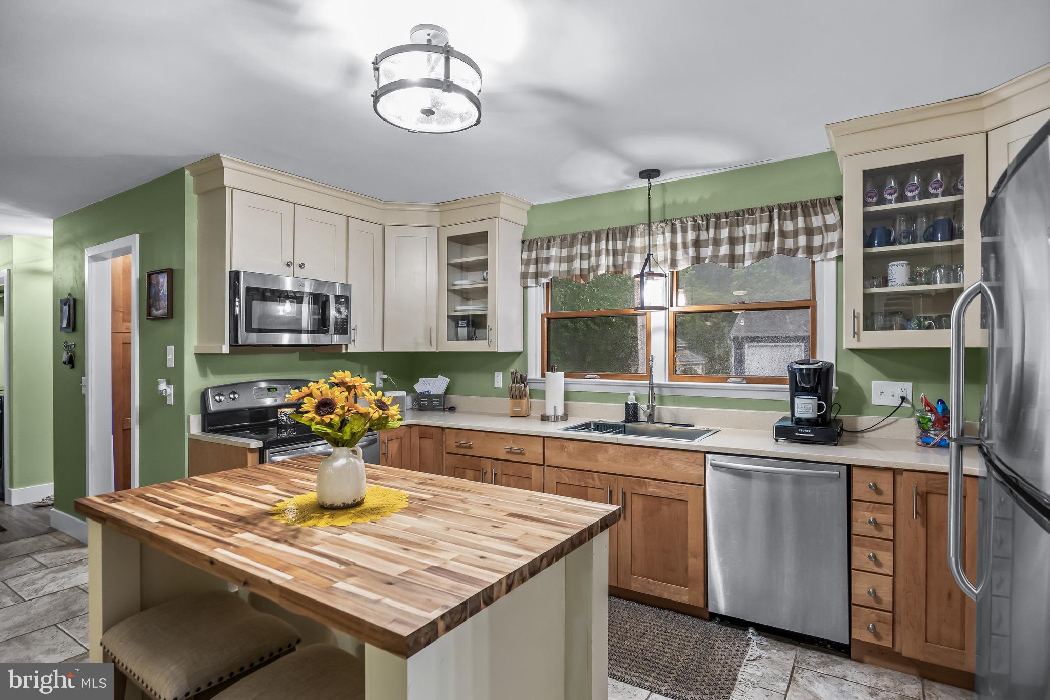 166 Larrison Road Wrightstown, NJ 08562 - Photo 10 of 39 Kitchen