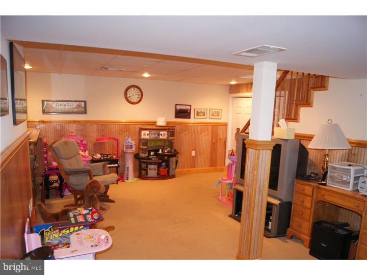 914 East Cathedral Road Philadelphia, PA 19128 - Photo 16 of 18 Gallery Image 16
