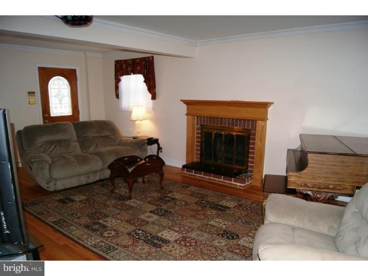 914 East Cathedral Road Philadelphia, PA 19128 - Photo 3 of 18 Gallery Image 3