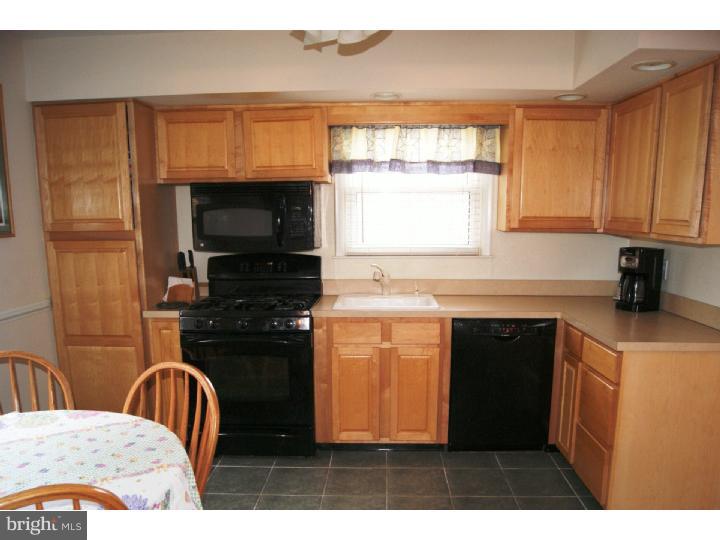 914 East Cathedral Road Philadelphia, PA 19128 - Photo 5 of 18 Gallery Image 5
