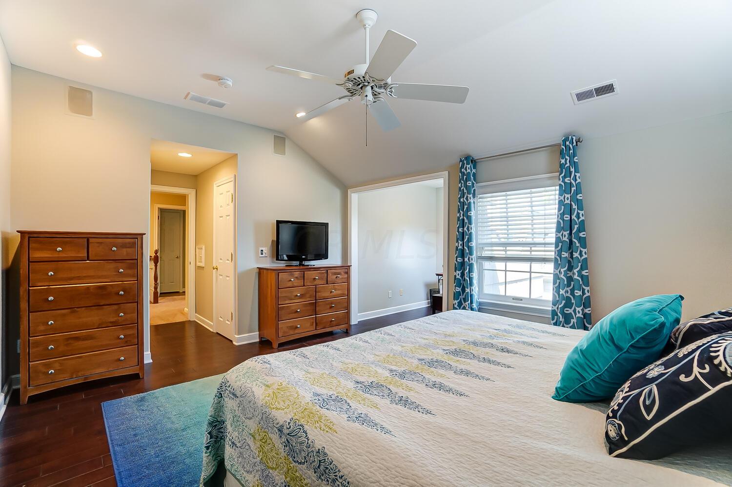 2710 Henthorn Road Columbus, OH 43221 - Photo 24 of 48 Owners' Suite Alt View