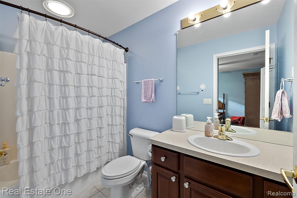 584 Bedlington Drive Rochester Hills, MI 48307 - Photo 28 of 34