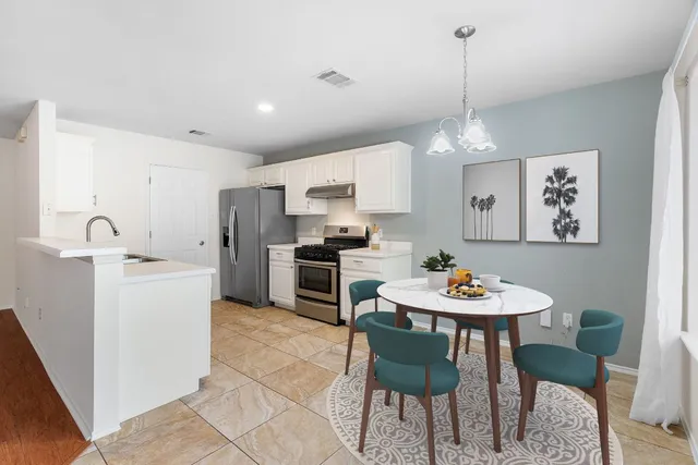 $1,900 | 1700 Canon Yeomans Trail, Austin, TX 78748