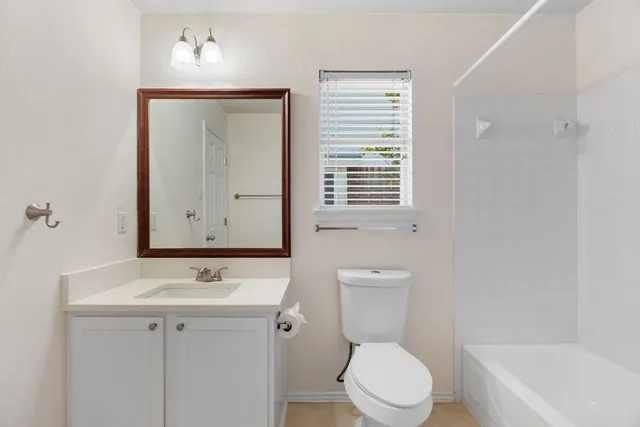 $1,900 | 1700 Canon Yeomans Trail, Austin, TX 78748