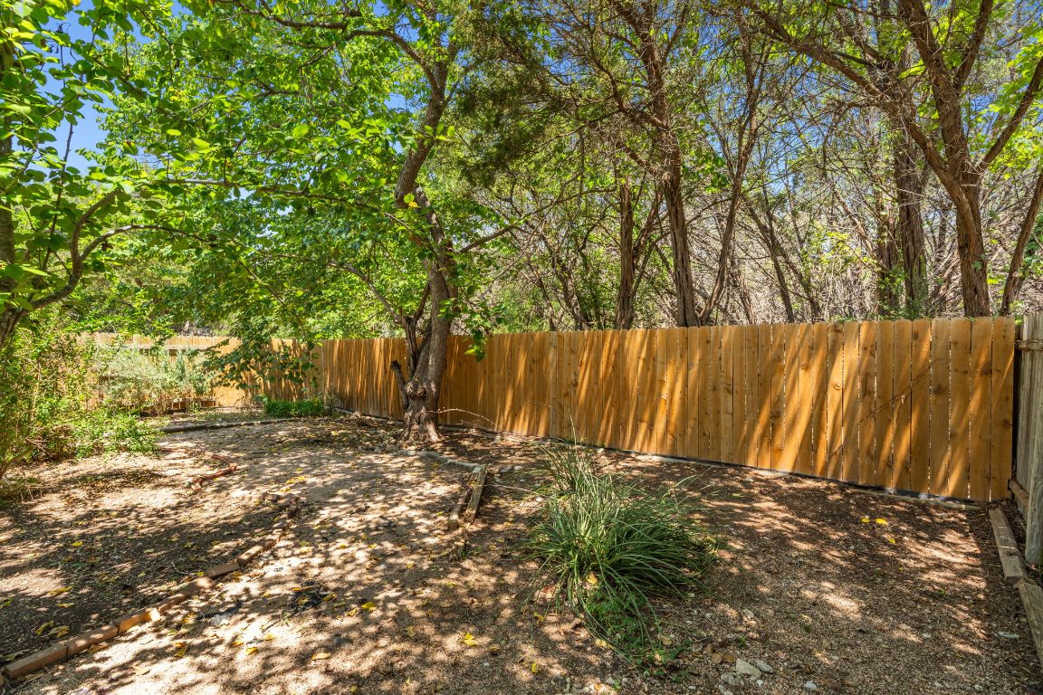 1700 Canon Yeomans Trail Austin, TX 78748 - Photo 30 of 32 a view of wooden fence