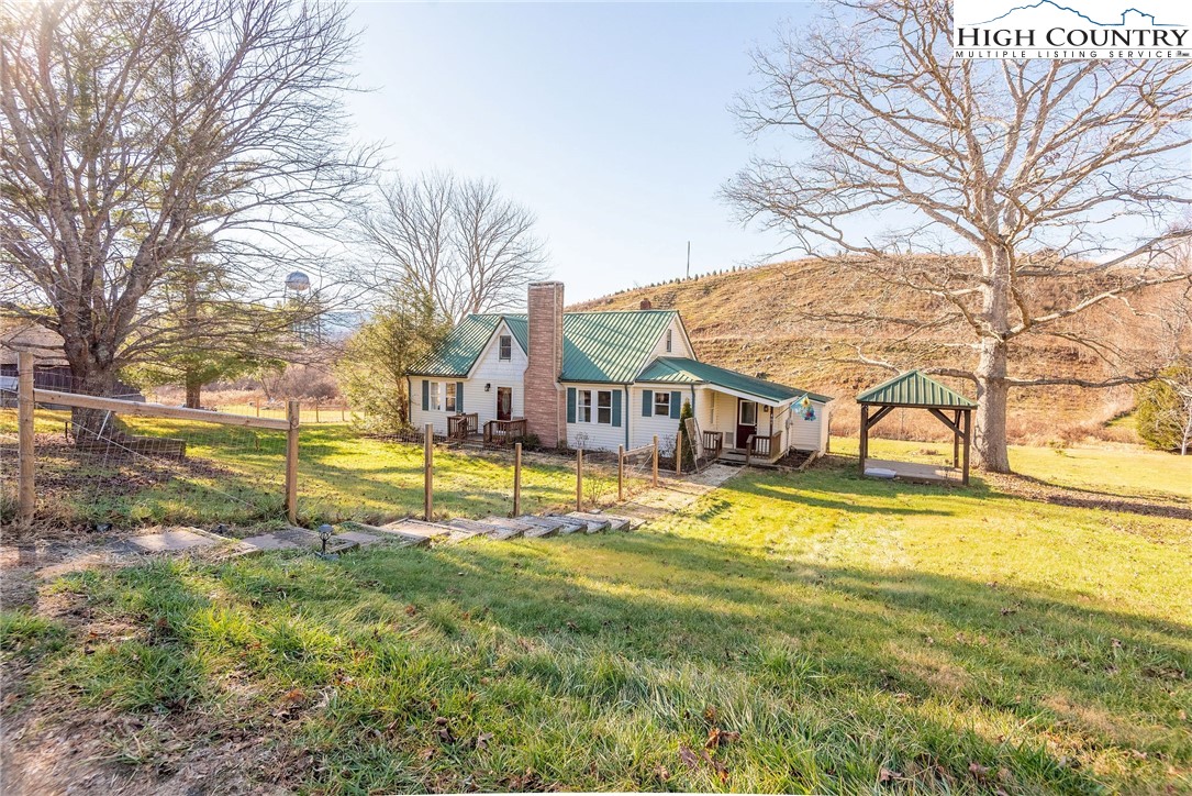 469 Smith Dixon Road Crumpler, NC 28617 - Photo 3 of 45 Gallery Image 3