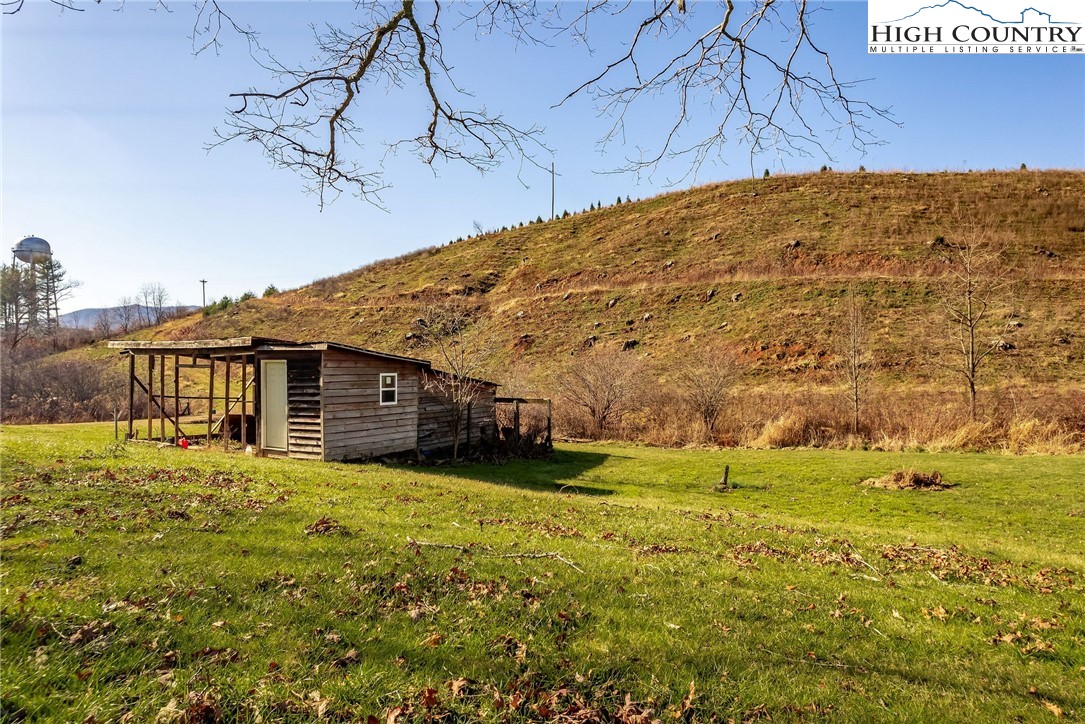 469 Smith Dixon Road Crumpler, NC 28617 - Photo 33 of 45 Gallery Image 33
