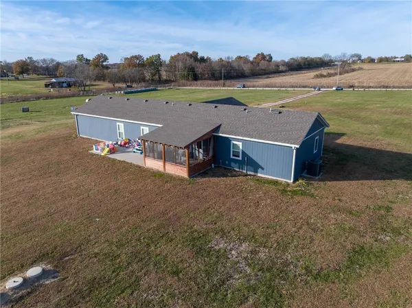 $525,000 | 39201 East 351st Street, Creighton, MO 64739