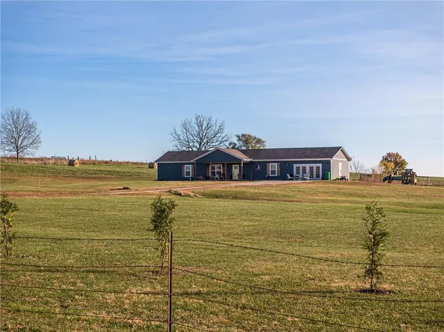 $540,000 | 39201 East 351st Street, Creighton, MO 64739