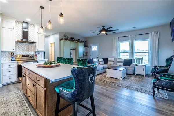 $525,000 | 39201 East 351st Street, Creighton, MO 64739