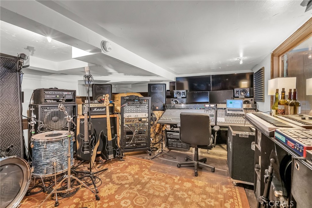 3240 Pachappa Hill Riverside, CA 92506 - Photo 43 of 75 a view of a kitchen with dining area