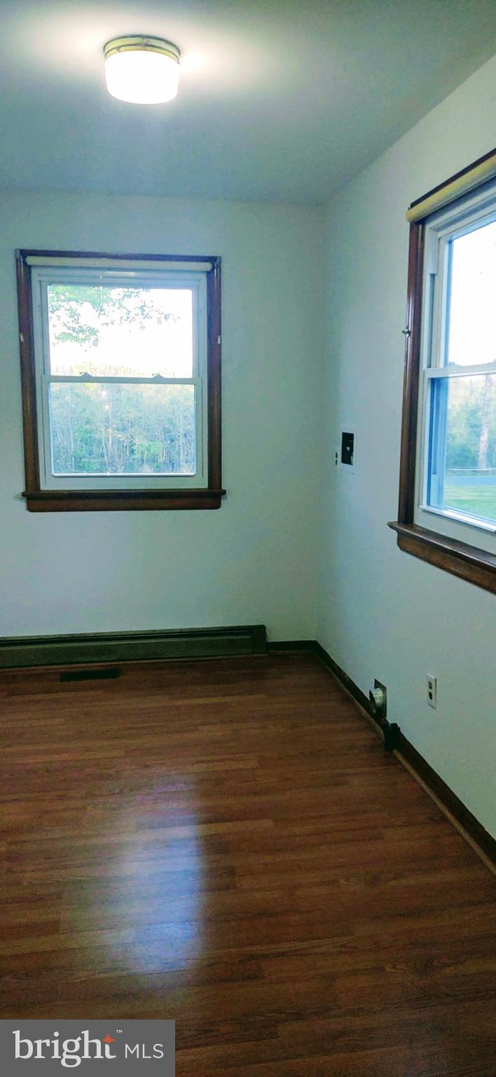 21360 Landora Bridge Road Ruther Glen, VA 22546 - Photo 5 of 25 Laundry/Mudroom