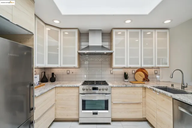 $975,000 | 6656 Charing Cross Road, Oakland, CA 94618