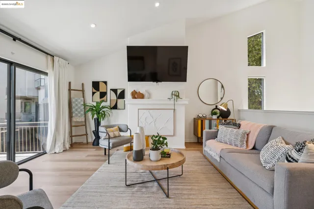 $975,000 | 6656 Charing Cross Road, Oakland, CA 94618