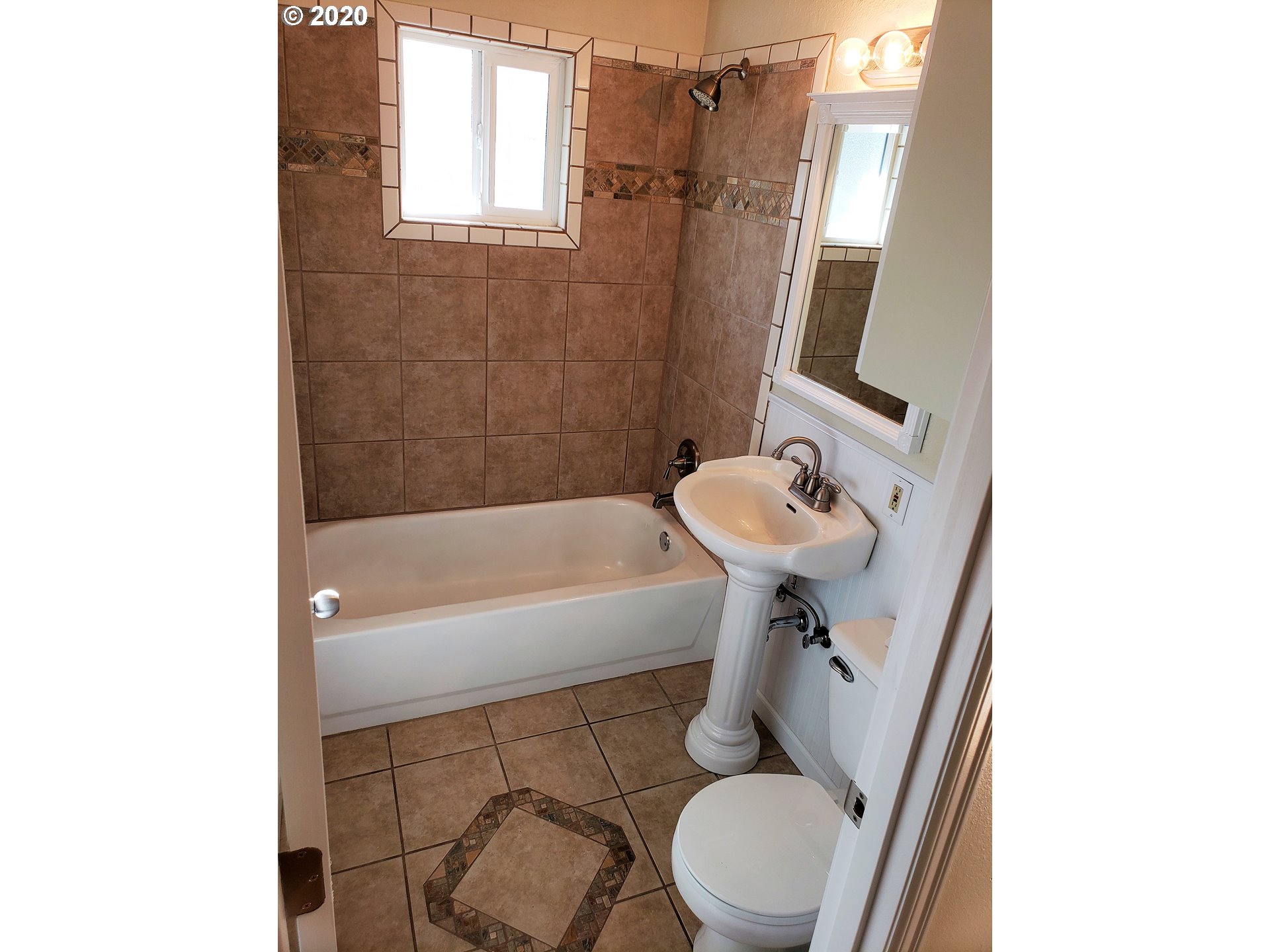 1561 Sequoia Avenue Springfield, OR 97477 - Photo 18 of 24