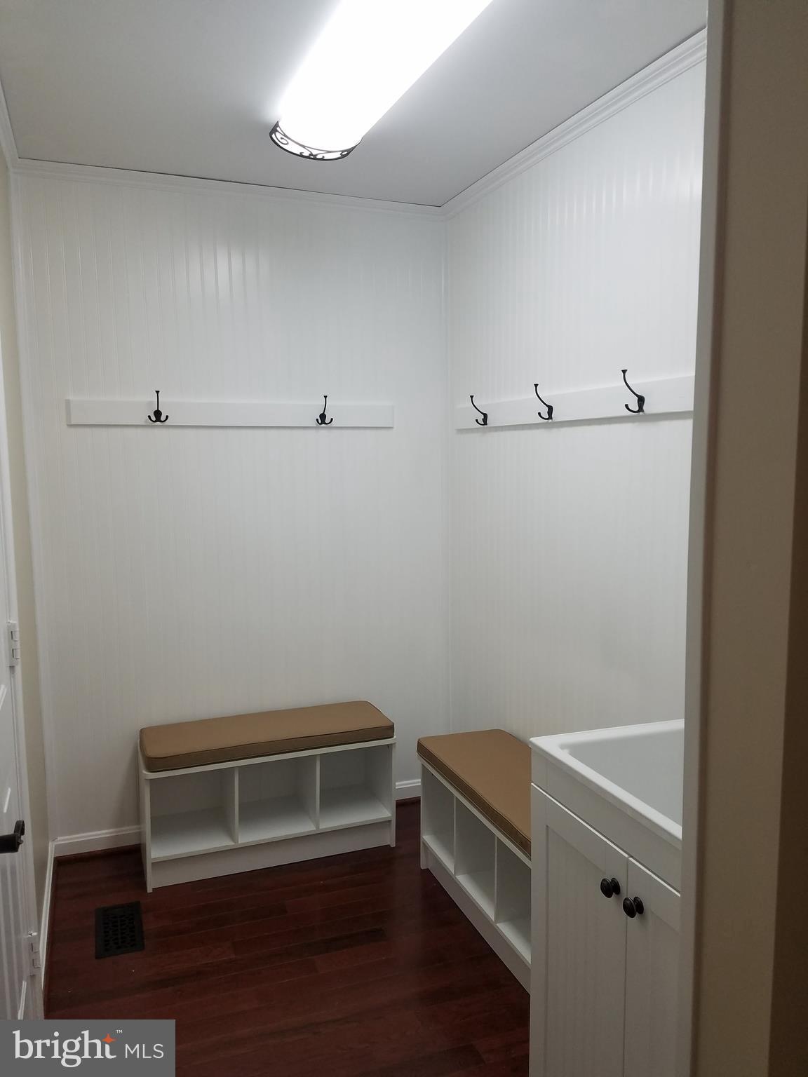 8025 Rocky Run Road Gainesville, VA 20155 - Photo 12 of 40 Mud room adjacent to garage with sink