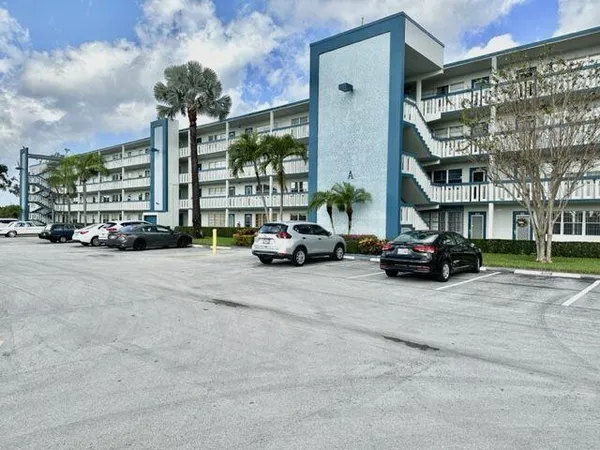 $1,900 | 2003 Lincoln A, Boca Raton, FL 33434
