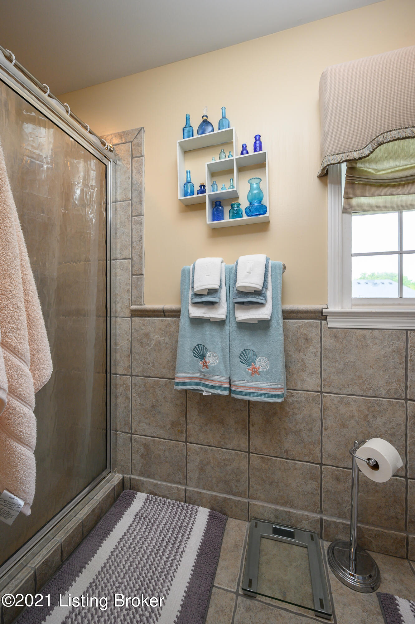 712 Foxgate Road Louisville, KY 40223 - Photo 22 of 39 Foxgate Rd 712-FCP-29