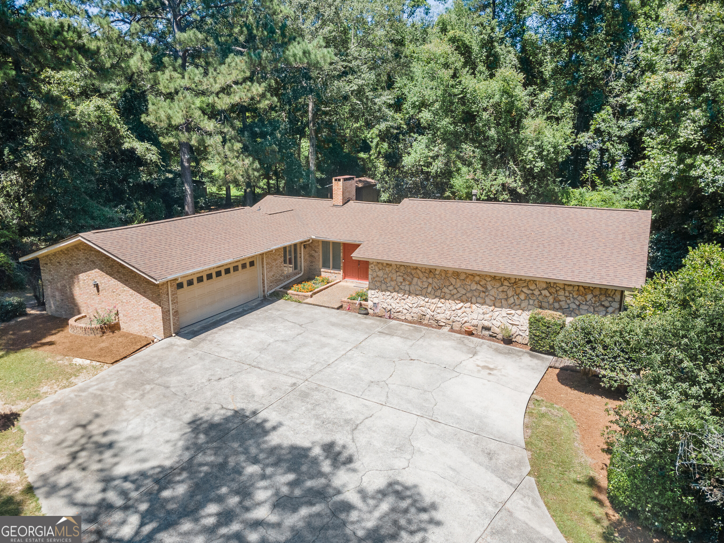 7313 Quail Run Road Lizella, GA 31052 - Photo 1 of 1 a view of outdoor space and yard