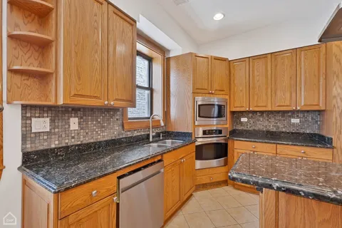 $4,000 | 4544 North Western Avenue, Unit 2, Chicago, IL 60625