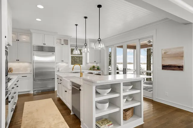 $4,500,000 | 2412 Lafayette Road, Minnetonka Beach, MN 55391