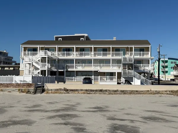 $405,000 | 422 Farragut Road, Unit 201, Wildwood Crest, NJ 08260