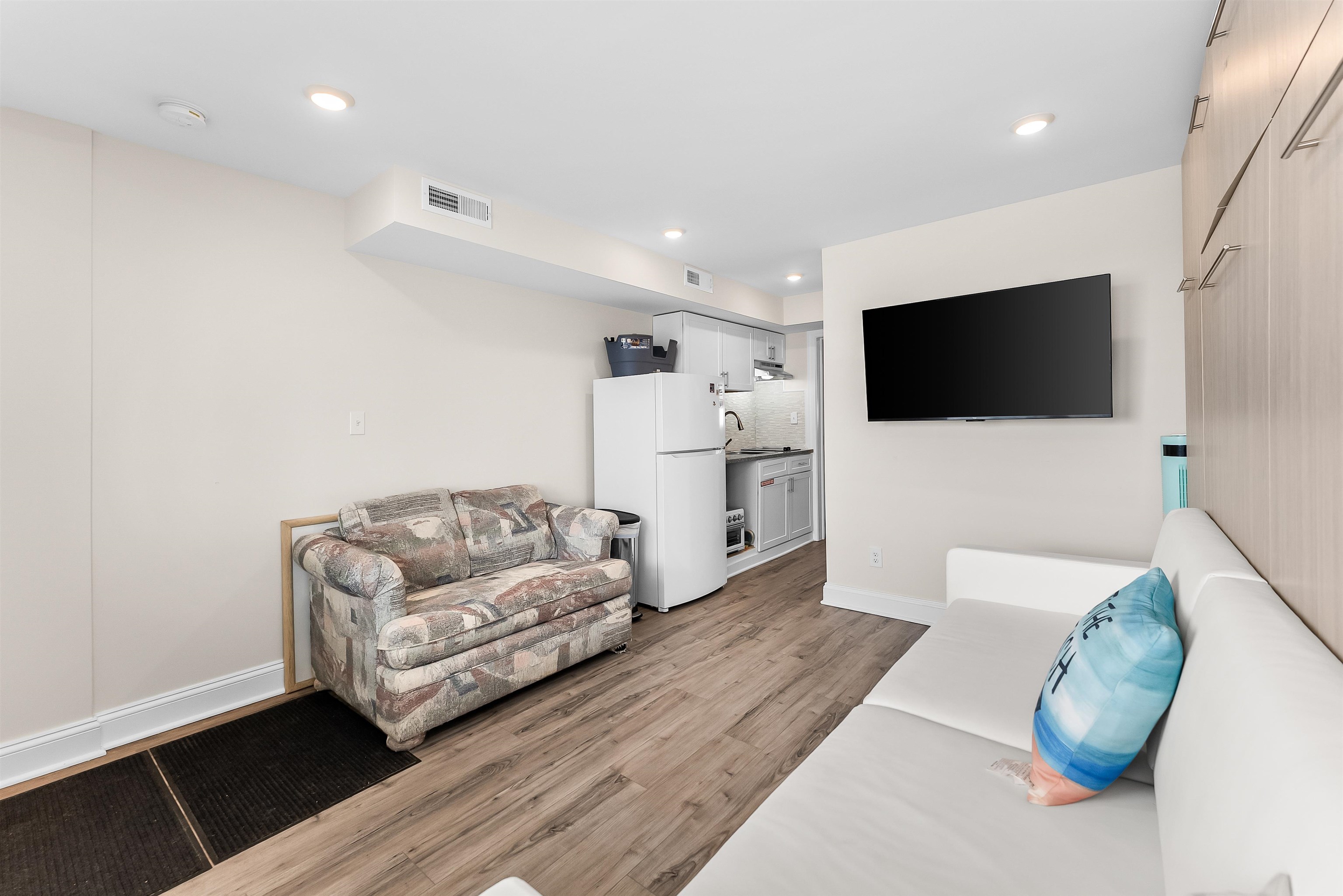 422 Farragut Road, Unit 201 Wildwood Crest, NJ 08260 - Photo 22 of 32