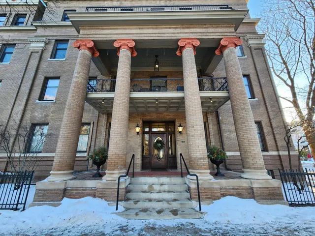$439,900 | 438 Portland Avenue, Unit 7, St. Paul, MN 55102
