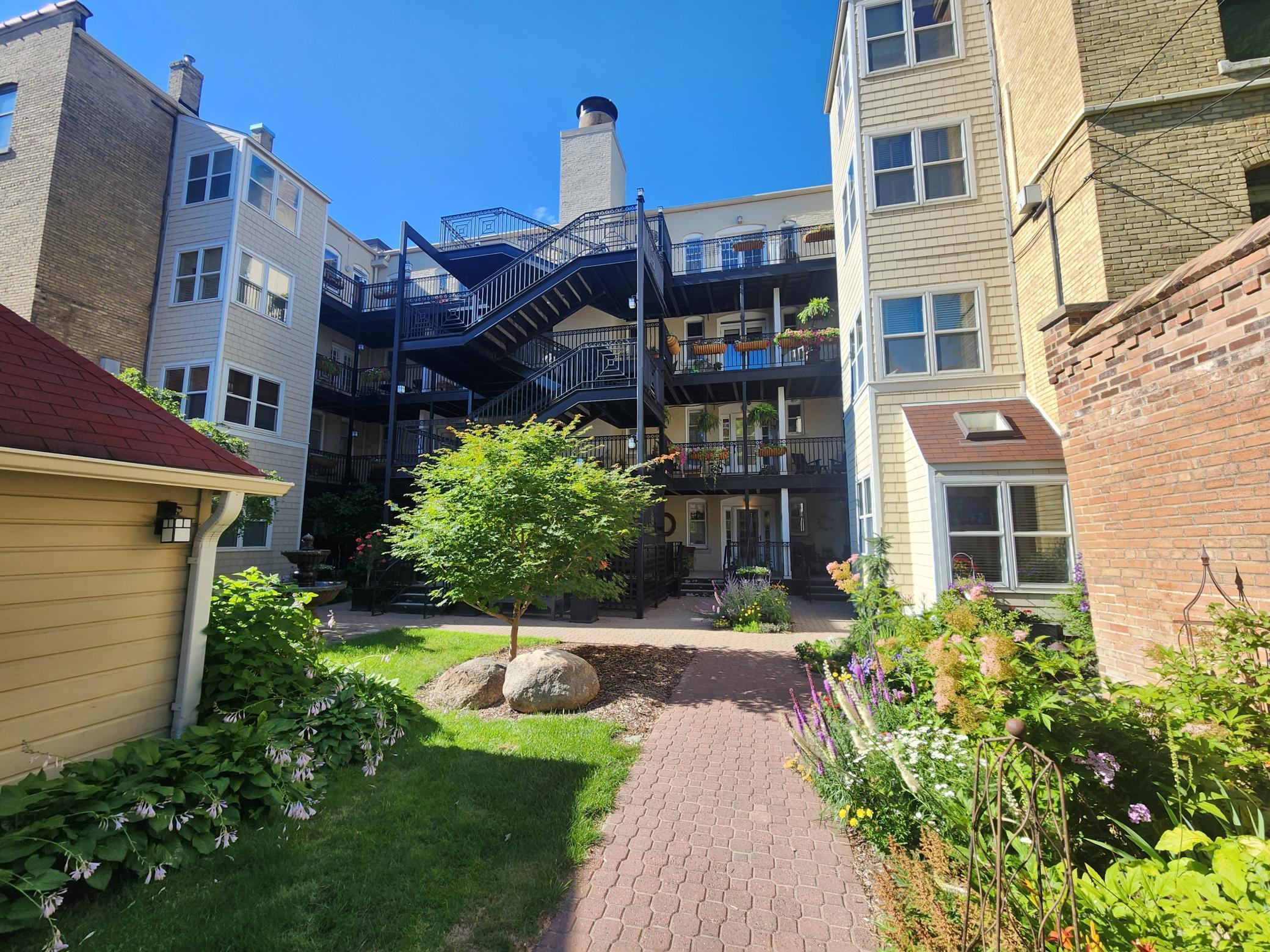 438 Portland Avenue, Unit 7 St. Paul, MN 55102 - Photo 49 of 60