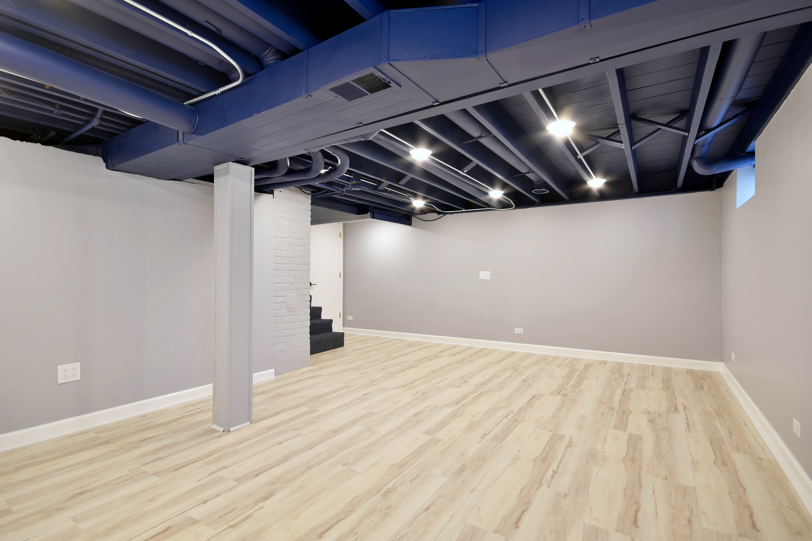 646 Spring Road Elmhurst, IL 60126 - Photo 14 of 17 a view of an empty room