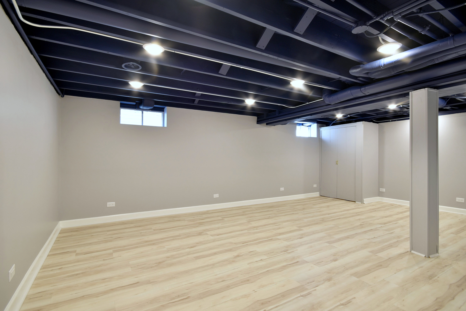 646 Spring Road Elmhurst, IL 60126 - Photo 15 of 17 a view of room