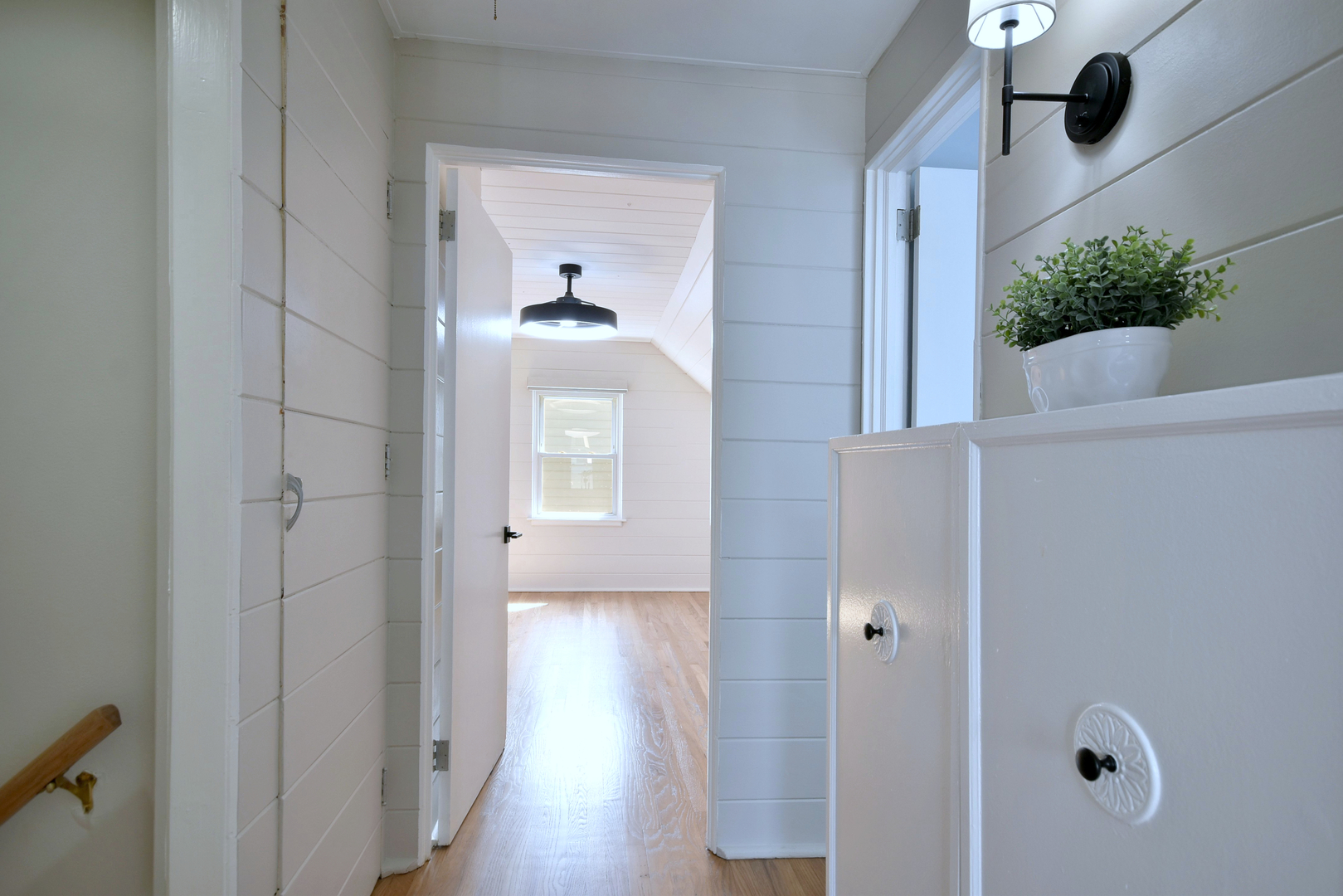 646 Spring Road Elmhurst, IL 60126 - Photo 9 of 17 a view of a bathroom from a hallway