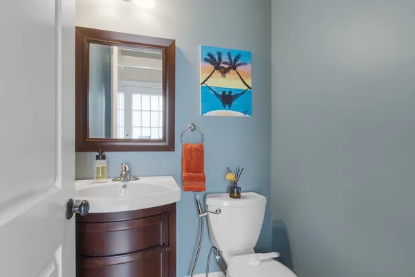 $3,900 | 42 Lexington Street, Unit 3, Waltham, MA 02451