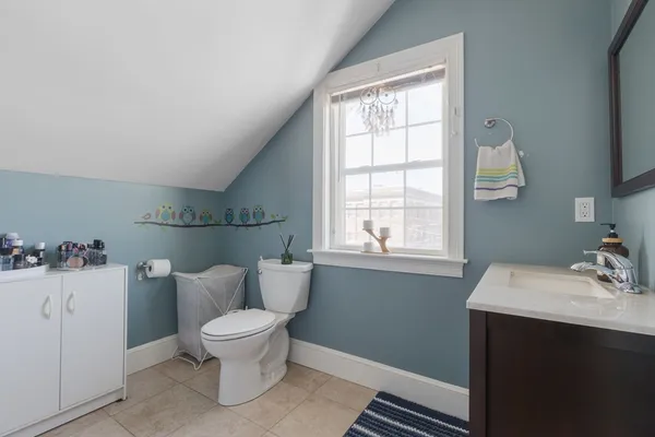 $3,900 | 42 Lexington Street, Unit 3, Waltham, MA 02451