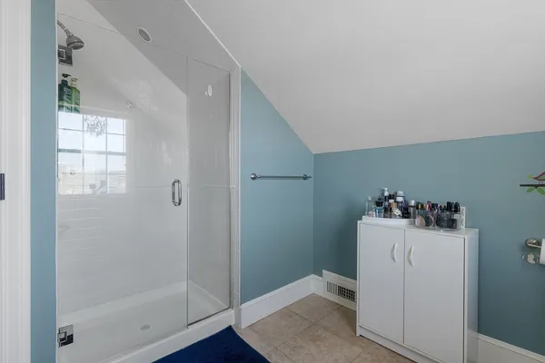 $3,900 | 42 Lexington Street, Unit 3, Waltham, MA 02451