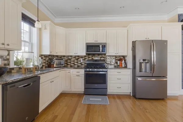 $3,900 | 42 Lexington Street, Unit 3, Waltham, MA 02451