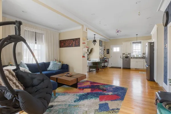 $3,900 | 42 Lexington Street, Unit 3, Waltham, MA 02451