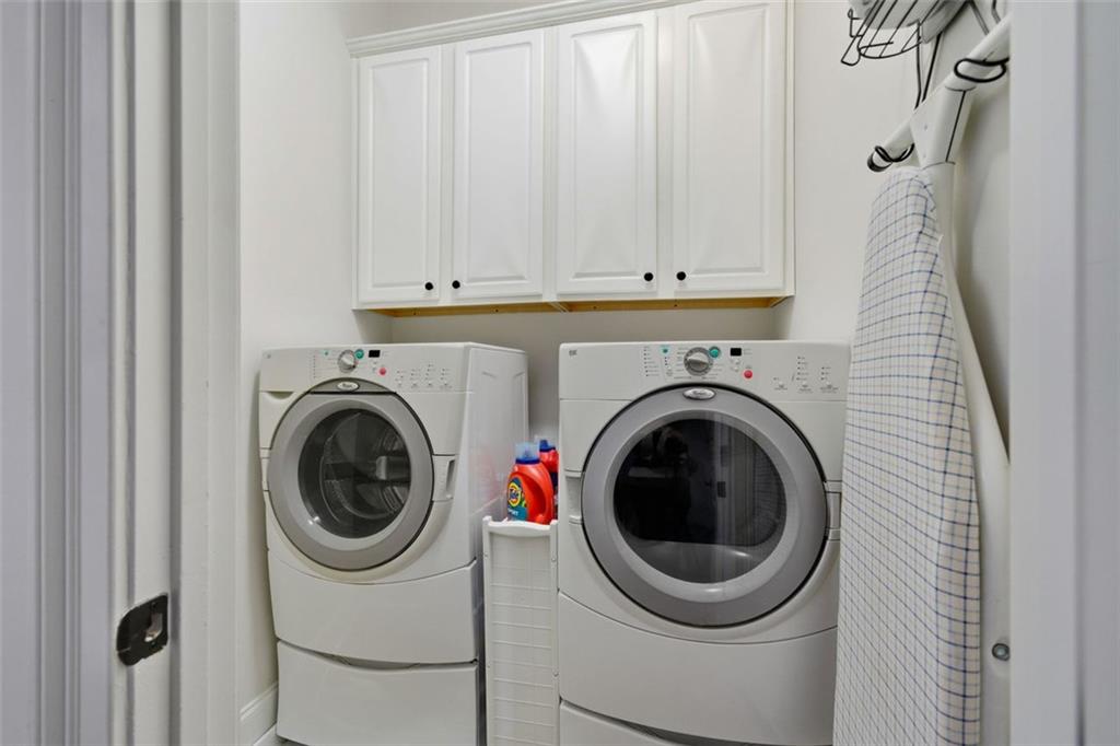 12115 Spence Way Alpharetta, GA 30004 - Photo 23 of 46 a utility room with dryer and washer