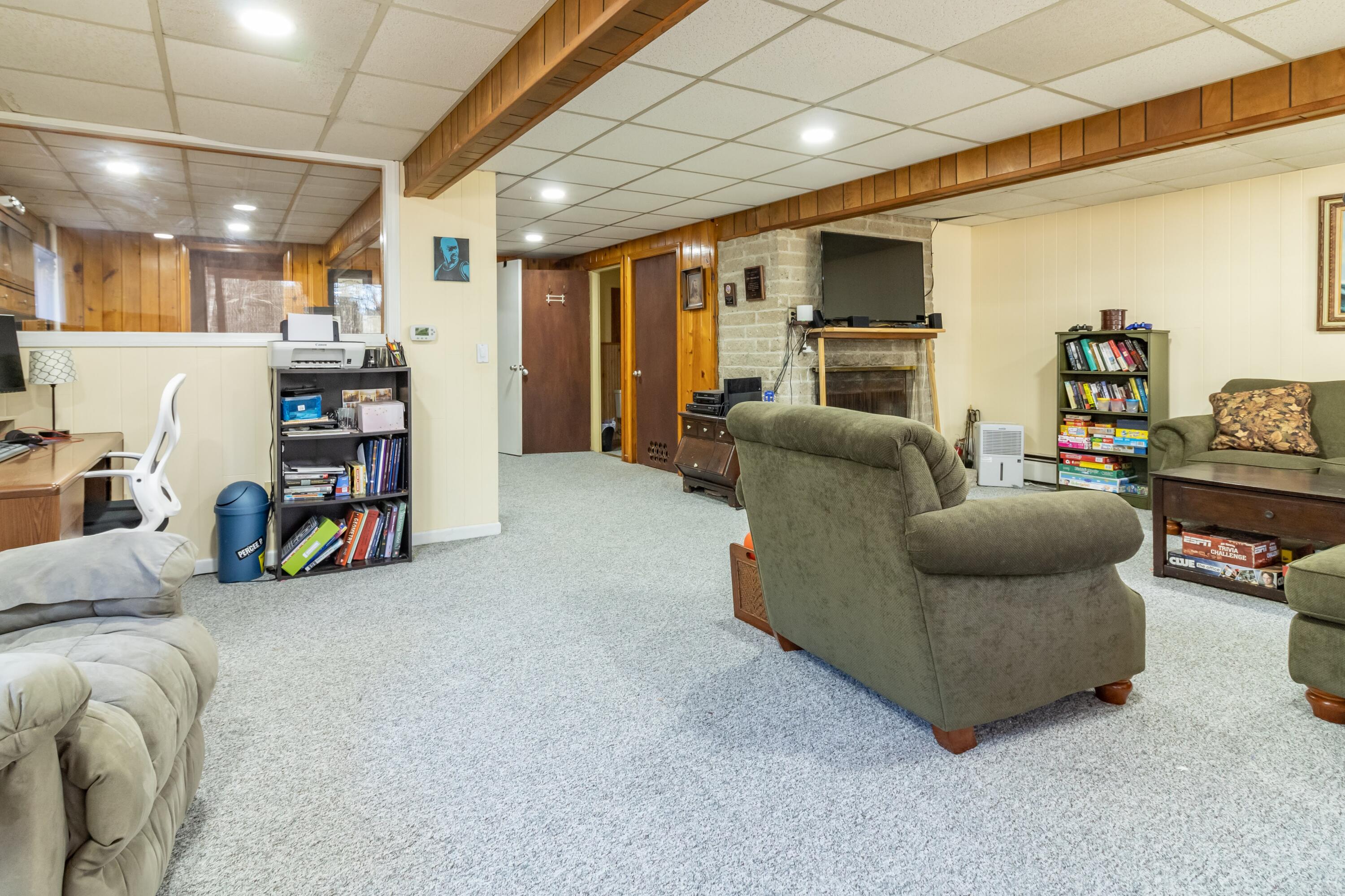 1600 River Road Bucksport, ME 04416 - Photo 40 of 47 1600 River Road Interiors-9