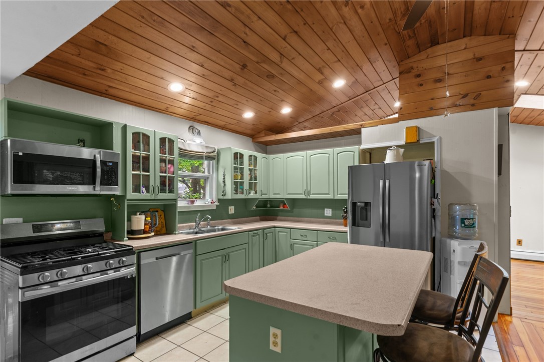 16 Spectacle Avenue Warwick, RI 02888 - Photo 11 of 35 Gallery Image 11